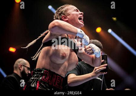 daniella boxing celebration|OnlyFans boxer Daniella Hemsley lifts her top to celebrate